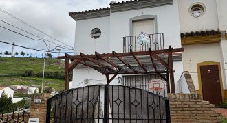 Amplia y Luminosa Propiedad en Zona Tranquila en calle Gpya !