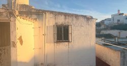 Amplia Propiedad con Opción de Local Comercial y Cochera en calle Capitán Cala!