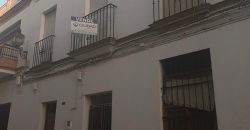 Amplia Propiedad con Opción de Local Comercial y Cochera en calle Capitán Cala!