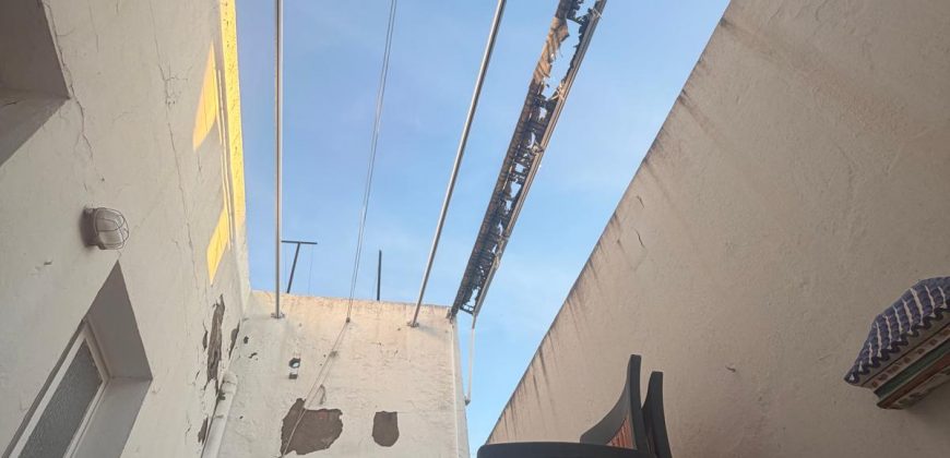 Amplia Propiedad con Opción de Local Comercial y Cochera en calle Capitán Cala!