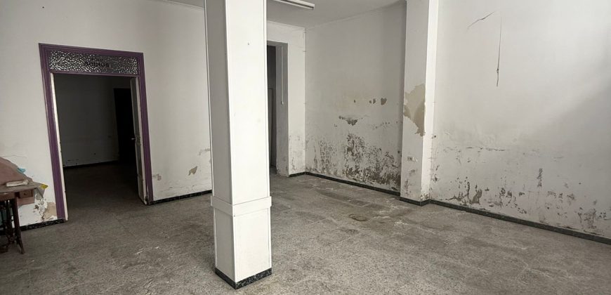 Amplia Propiedad con Opción de Local Comercial y Cochera en calle Capitán Cala!