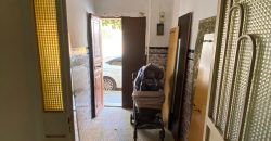 Casa a Reformar con Amplios Espacios y Patios Interiores!