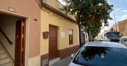 Casa a Reformar con Amplios Espacios y Patios Interiores!