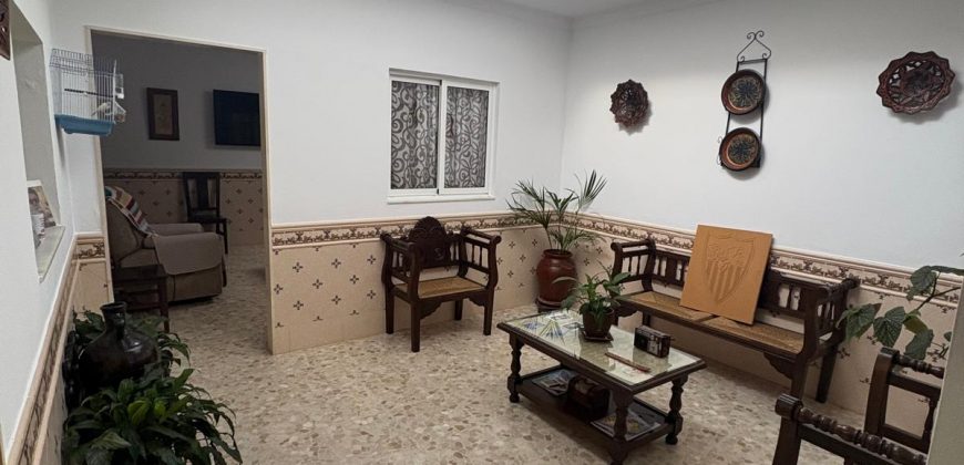 GRAN CASA EN LA LANTEJUELA