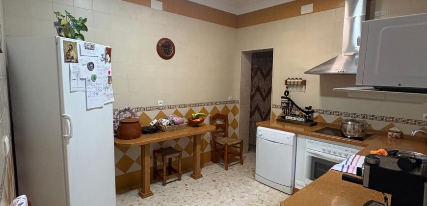 GRAN CASA EN LA LANTEJUELA