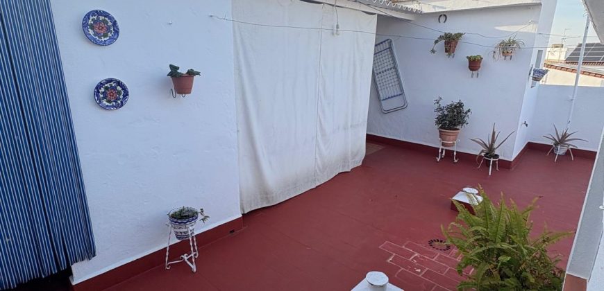 GRAN CASA EN LA LANTEJUELA