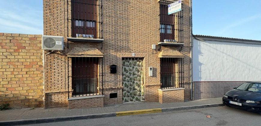 GRAN CASA EN LA LANTEJUELA