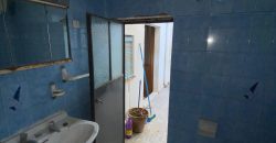 Casa a Reformar con Amplios Espacios y Patios Interiores!