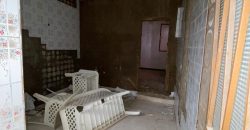 Casa a Reformar con Amplios Espacios y Patios Interiores!