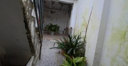 Casa a Reformar con Amplios Espacios y Patios Interiores!