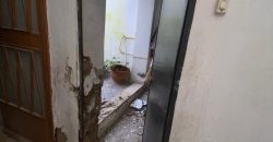 Casa a Reformar con Amplios Espacios y Patios Interiores!