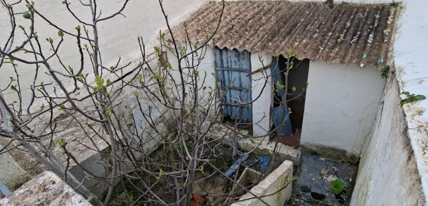 Oportunidad de casa para reformar en Calle Cruz Verde!