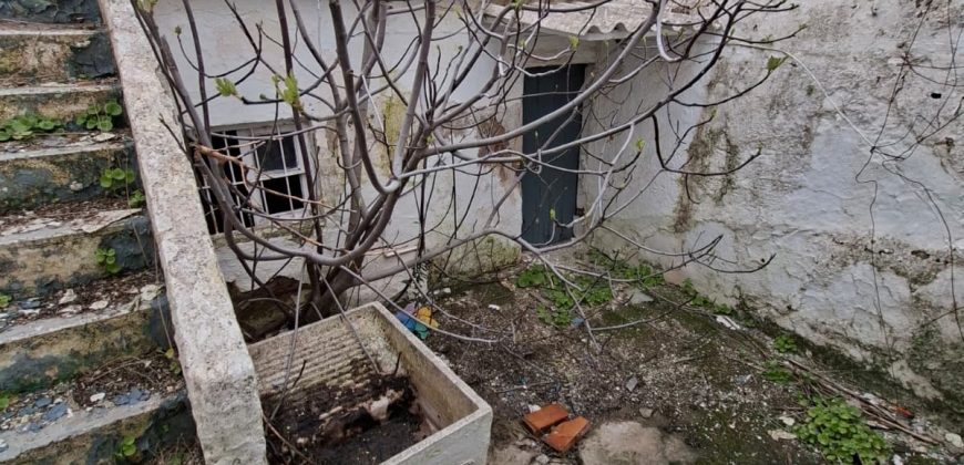 Oportunidad de casa para reformar en Calle Cruz Verde!