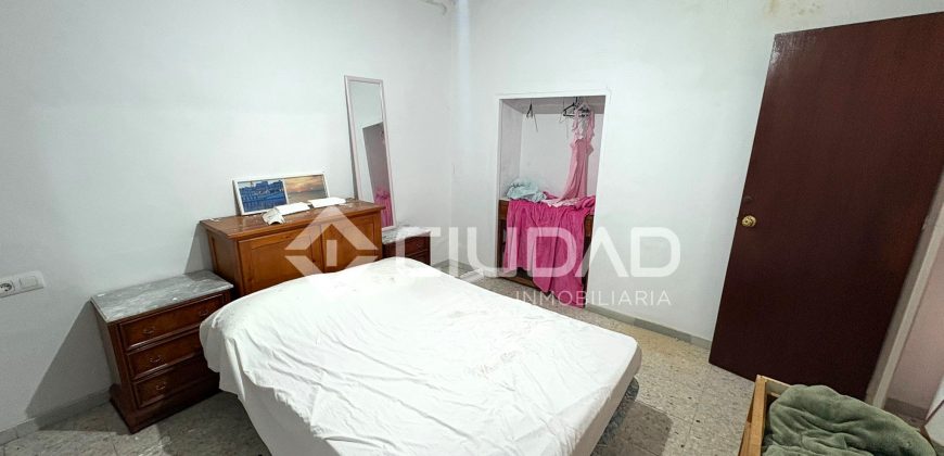 Casa de pueblo a reformar muy cerca del centro