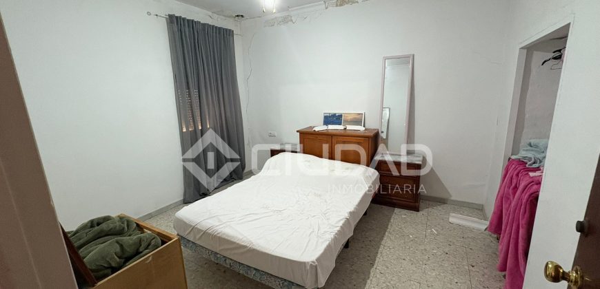 Casa de pueblo a reformar muy cerca del centro