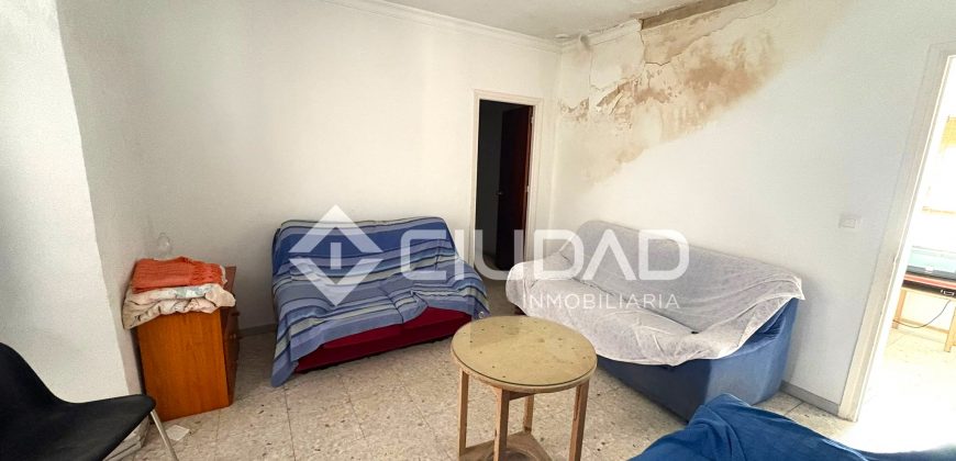 Casa de pueblo a reformar muy cerca del centro