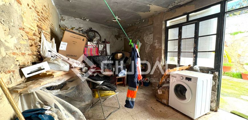 Casa de pueblo a reformar muy cerca del centro