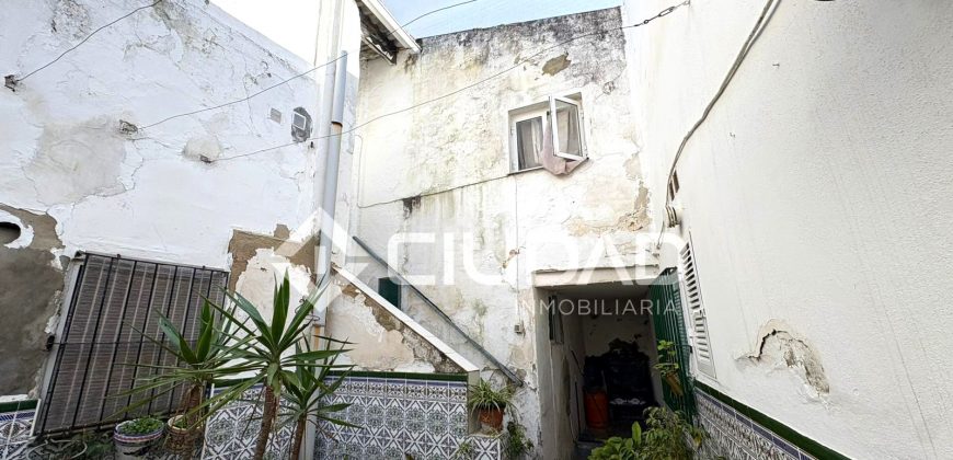 Casa de pueblo a reformar muy cerca del centro