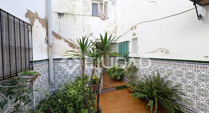 Casa de pueblo a reformar muy cerca del centro