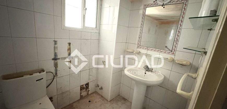 Casa de pueblo a reformar muy cerca del centro