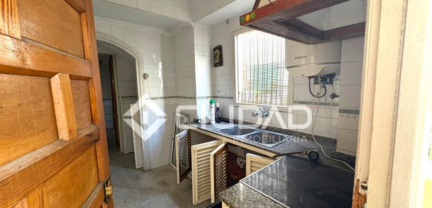 Casa de pueblo a reformar muy cerca del centro