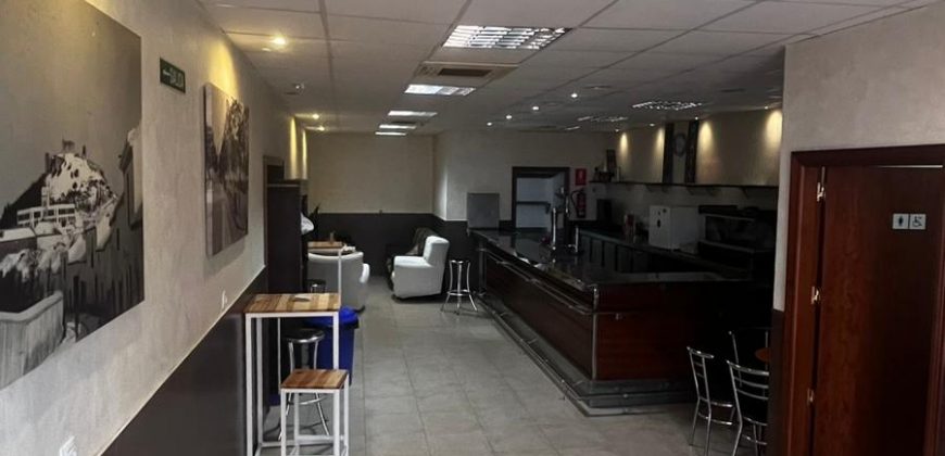 Amplia Nave Comercial Ideal para Actividades de Ocio y Restauración en Calle Taranta!