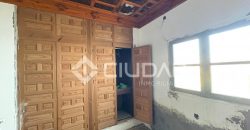 Finca rústica de uso agrícola con casa y nave