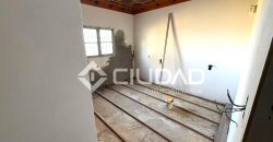 Finca rústica de uso agrícola con casa y nave