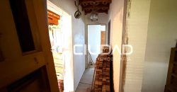 Finca rústica de uso agrícola con casa y nave