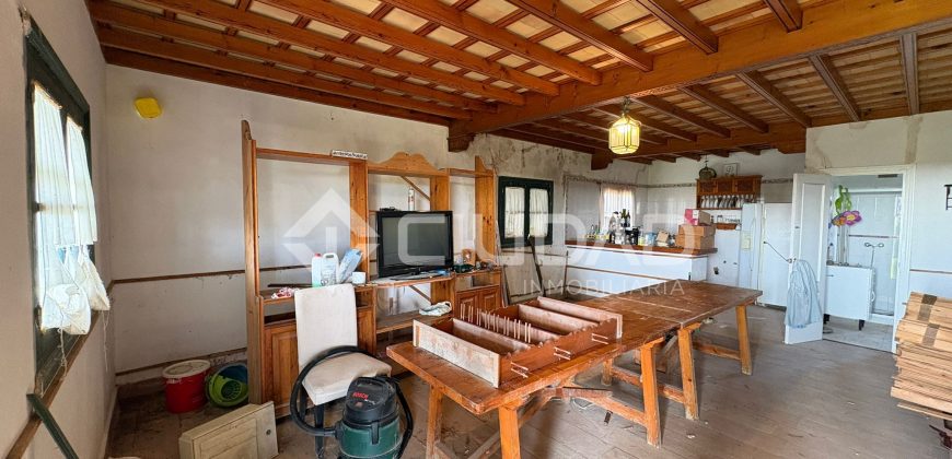 Finca rústica de uso agrícola con casa y nave