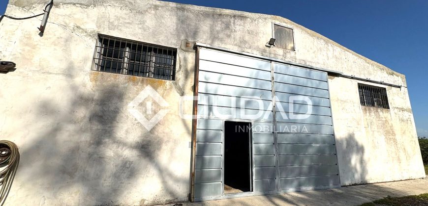 Finca rústica de uso agrícola con casa y nave