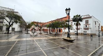 Adosado con 2 patios y garaje en pleno centro