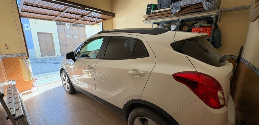 Amplia Propiedad con Cochera y Terrazas en Zona El pantano calle Juan Sebastián Elcano!