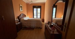 Amplia Propiedad con Cochera y Terrazas en Zona El pantano calle Juan Sebastián Elcano!