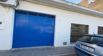 Amplio Local Comercial con Oficina y Aseo en ZONA El Pantano ! Calle Gran Capitán !