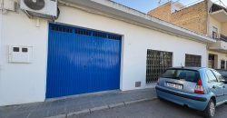 Amplio Local Comercial con Oficina y Aseo en ZONA El Pantano ! Calle Gran Capitán !