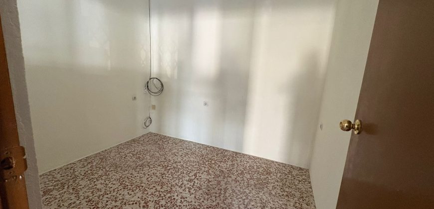 Amplio Local Comercial con Oficina y Aseo en ZONA El Pantano ! Calle Gran Capitán !