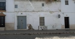 ¡¡Gran Oportunidad: Casa de 296 m² con patio, cochera y salida a dos calles!!