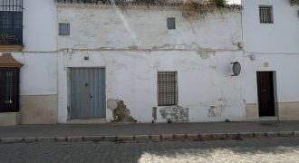 ¡¡Gran Oportunidad: Casa de 296 m² con patio, cochera y salida a dos calles!!