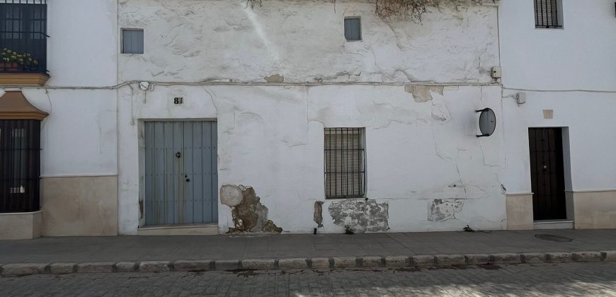 ¡¡Gran Oportunidad: Casa de 296 m² con patio, cochera y salida a dos calles!!