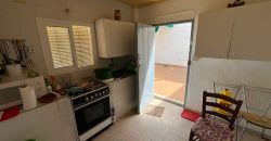 ¡¡Gran Oportunidad: Casa de 296 m² con patio, cochera y salida a dos calles!!