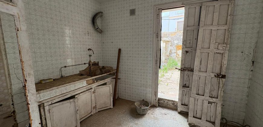 CASA DE PUEBLO PARA REFORMAR EN MAIRENA DEL ALCOR