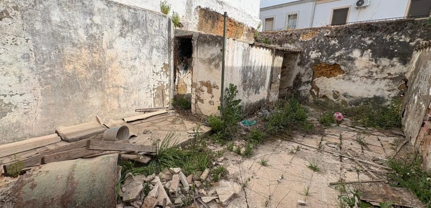 CASA DE PUEBLO PARA REFORMAR EN MAIRENA DEL ALCOR