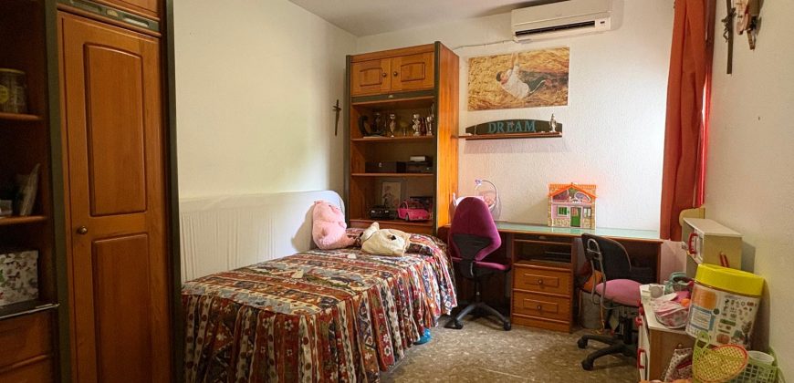 CHALET URBANO EN URBANIZACIÓN LAS ENCINAS