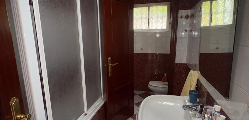 CHALET URBANO EN URBANIZACIÓN LAS ENCINAS