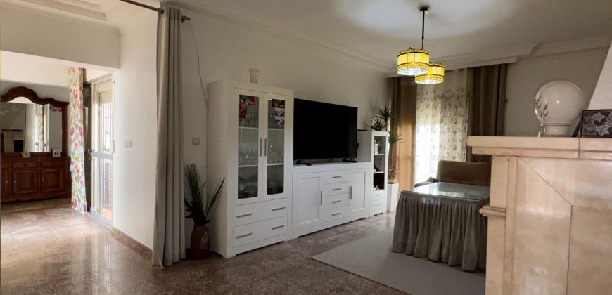 CHALET URBANO EN URBANIZACIÓN LAS ENCINAS