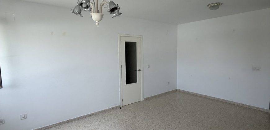 PISO DE TRES HABITACIONES