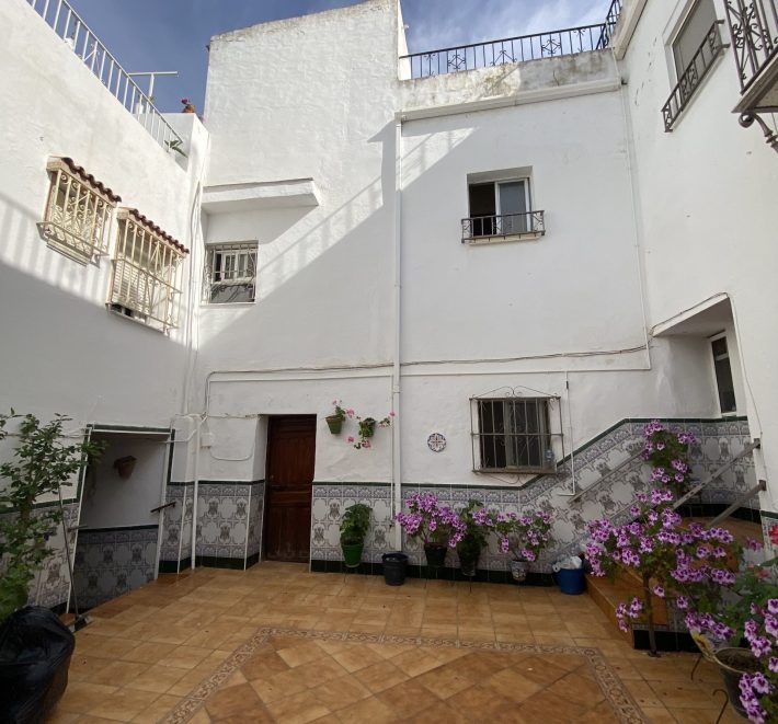 CASA EN PATIO DE VECINOS EN MARCHENA