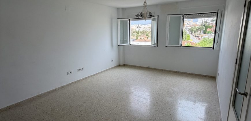 PISO DE TRES HABITACIONES