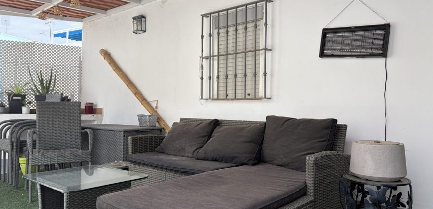 SE VENDE ESPECTACULAR CASA EN PLENO CORAZÓN DE CAMAS